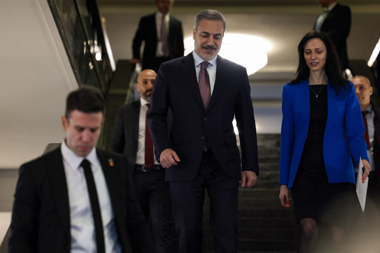 Bakan Fidan'dan 'Montrö' çıkışı: Akıldan geçirilmesi bile söz konusu olamaz Bakan Fidan'dan 'Montrö' çıkışı: Akıldan geçirilmesi bile söz konusu olamaz