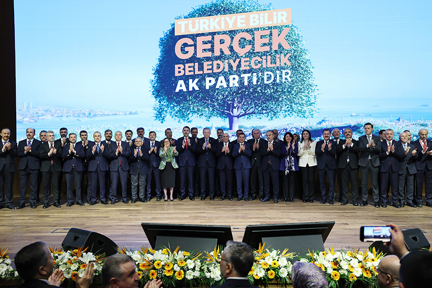 Cumhurbaşkanı Erdoğan AK Parti'nin 'Seçim Beyannamesi'ni açıkladı Cumhurbaşkanı Erdoğan AK Parti'nin 'Seçim Beyannamesi'ni açıkladı