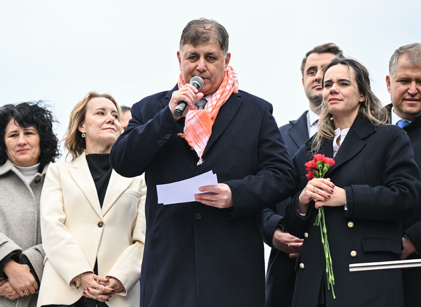 CHP'nin İzmir adayı Cemil Tugay'a coşkulu karşılama