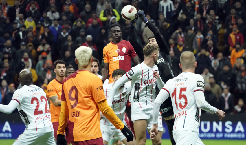 Dursun Özbek'in neden plaket verdiği belli oldu! 'Bu Tete'yi sattığına göre iyi dolandırıcıymışsın Lincoln' Dursun Özbek'in neden plaket verdiği belli oldu! 'Bu Tete'yi sattığına göre iyi dolandırıcıymışsın Lincoln'