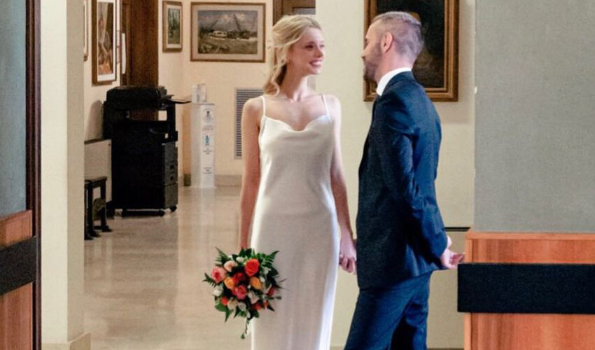 Oyuncu Tülin Ece dünya evine girdi, gelinlikle görenler tanıyamadı