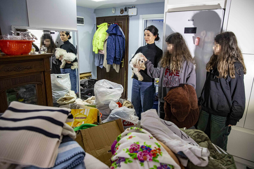 Kızlarına bile acımadı: Kış ortasında '40 dakika'da sokakta kaldılar