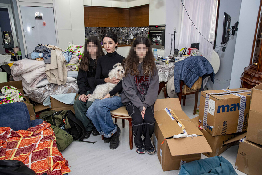 Kızlarına bile acımadı: Kış ortasında '40 dakika'da sokakta kaldılar