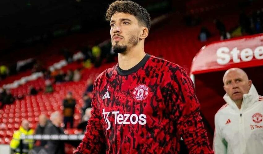 İlk maçına çıkmıştı, Altay Bayındır’a kötü haberi verdiler! Erik Ten Hag resmen duyurdu