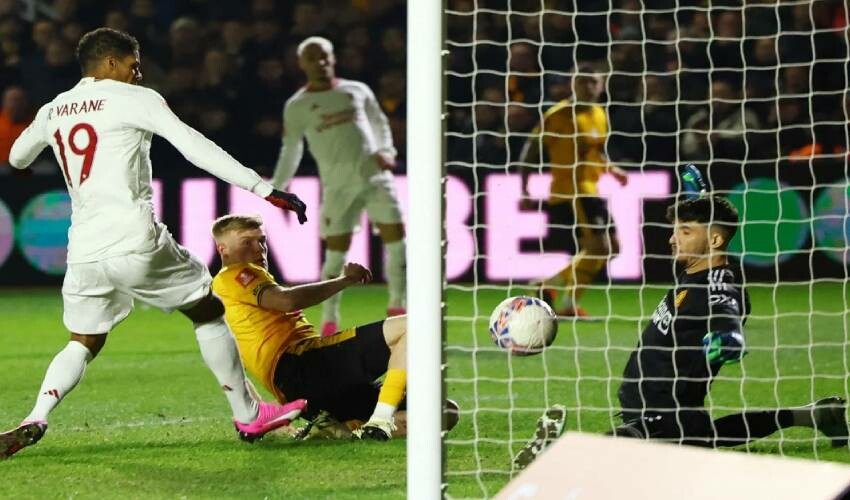 İlk maçına çıkmıştı, Altay Bayındır’a kötü haberi verdiler! Erik Ten Hag resmen duyurdu