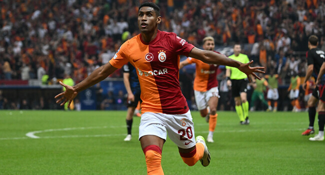 Dursun Özbek Valerien Ismael'den kopya çekti Galatasaray'ın yeni sol beki çok beğenildi Dursun Özbek Valerien Ismael'den kopya çekti Galatasaray'ın yeni sol beki çok beğenildi