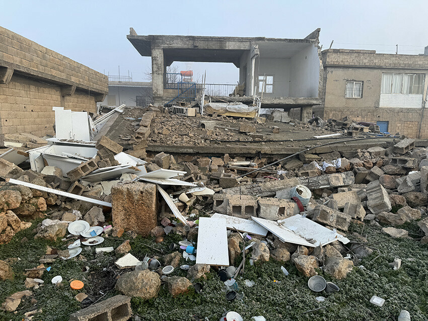 Uykuda facia! Şanlıurfa'da depremde hasar alan ev çöktü: Ölü ve yaralılar var