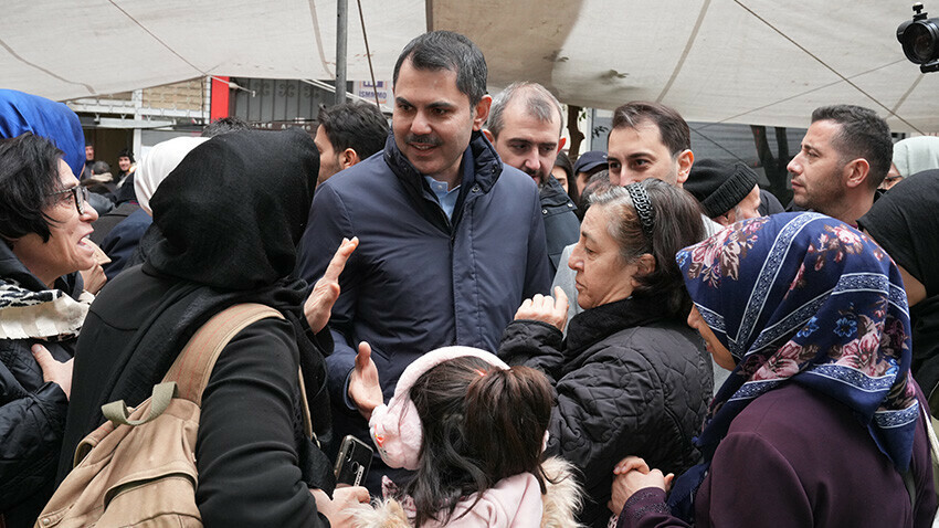 Murat Kurum, 'Milletimiz her şeyin farkında' diyerek İBB'yi topa tuttu Murat Kurum, 'Milletimiz her şeyin farkında' diyerek İBB'yi topa tuttu