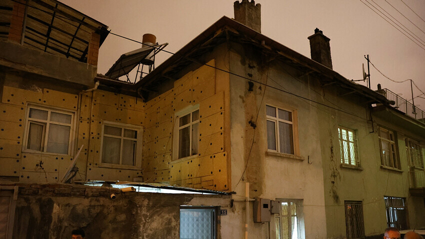 Böcek ilacı üst komşuyu etkiledi! 5 kişi ölümden döndü, 1 çocuk hayatını kaybetti