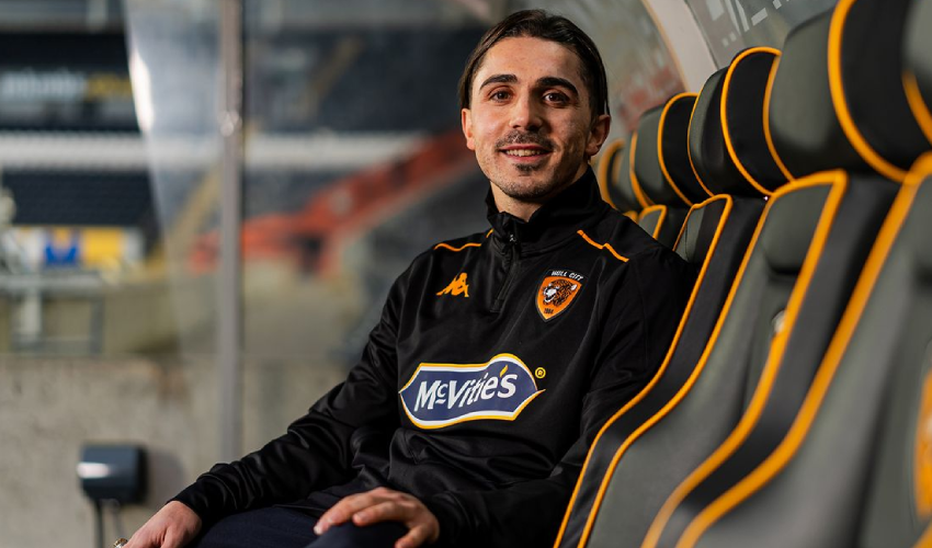 Trabzonspor, Abdülkadir Ömür'ün İngiltere'ye transferini duyurdu! Kasaya girecek ücret belli oldu Trabzonspor, Abdülkadir Ömür'ün İngiltere'ye transferini duyurdu! Kasaya girecek ücret belli oldu