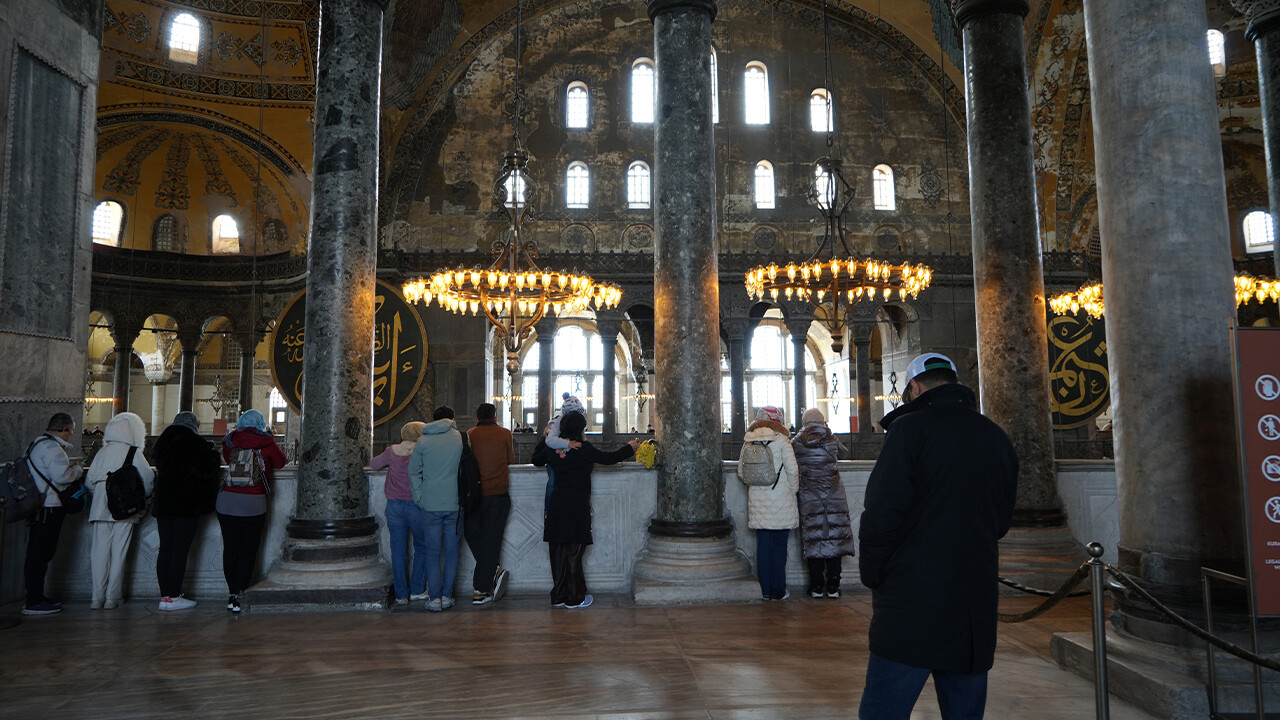 Ayasofya'da Osmanlı eserleri için yeni uygulama: Turistlere sunulan artırılmış gerçeklik Türklere de sunulacak