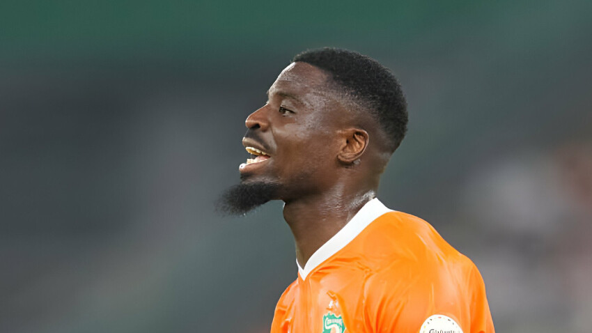 Dursun Özbek Aziz Yıldırım'ı 3 milyon euro zarar ettiren Aurier'i transfer etti!