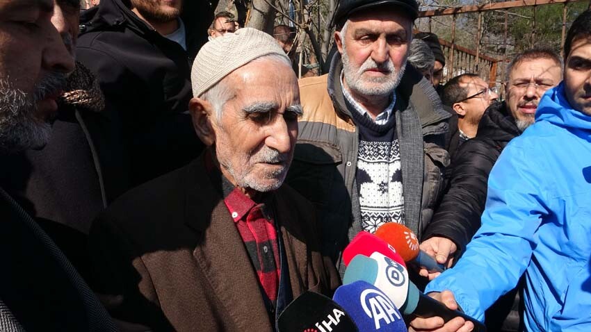 Ramazan Hoca'nın cenazesinde vatandaşın sözleri tüyleri diken diken etti Ramazan Hoca'nın cenazesinde vatandaşın sözleri tüyleri diken diken etti