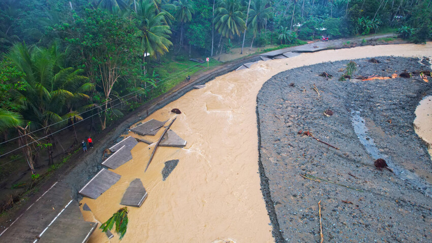 Filipinler'de sel sonucu toprak kayması: 6 ölü, bir kişi kayıp Filipinler'de sel sonucu toprak kayması: 6 ölü, bir kişi kayıp