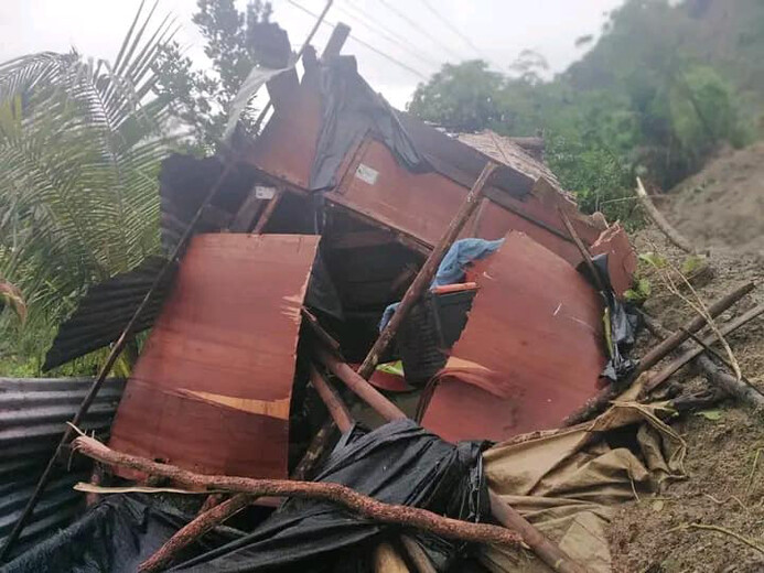 Filipinler'de sel sonucu toprak kayması: 6 ölü, bir kişi kayıp Filipinler'de sel sonucu toprak kayması: 6 ölü, bir kişi kayıp