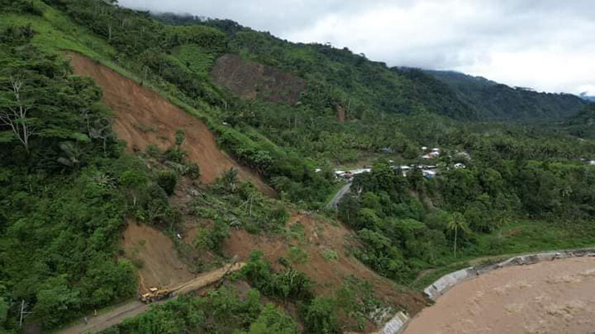 Filipinler'de sel sonucu toprak kayması: 6 ölü, bir kişi kayıp Filipinler'de sel sonucu toprak kayması: 6 ölü, bir kişi kayıp