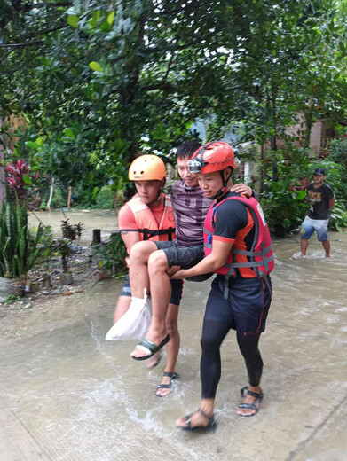 Filipinler'de sel sonucu toprak kayması: 6 ölü, bir kişi kayıp Filipinler'de sel sonucu toprak kayması: 6 ölü, bir kişi kayıp