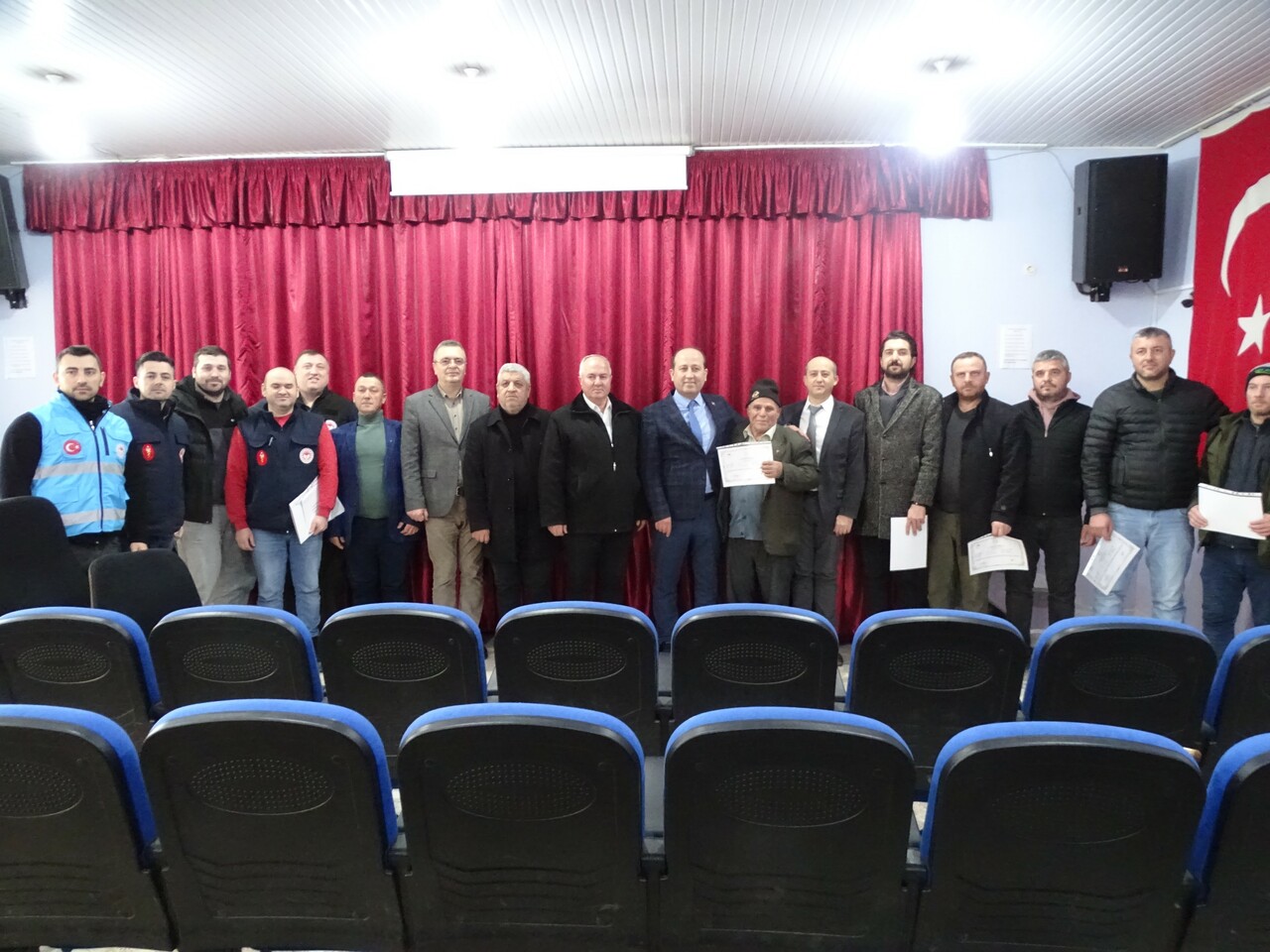 Kursa gidip sertifikalı çoban oldular Kursa gidip sertifikalı çoban oldular