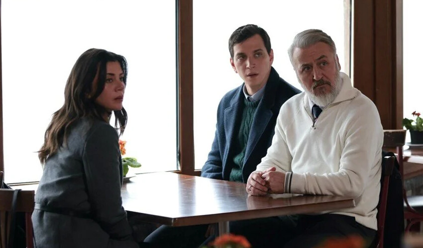 Selahattin Paşalı’ya sette sürpriz kutlama! Pastayı görünce şaşkına uğradı