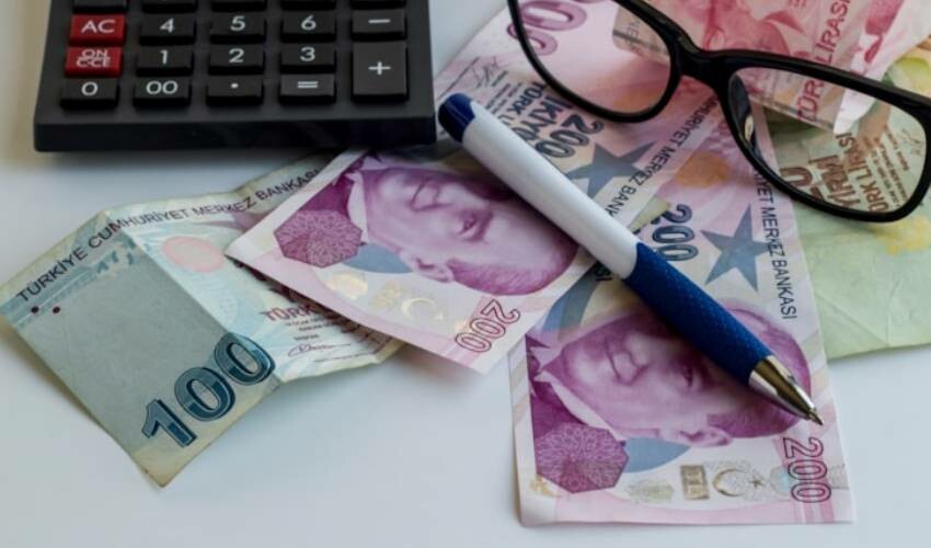 SGK uzmanı canlı yayında açıkladı! Emeklilere 7 bin TL ek ödeme mi yapılacak?