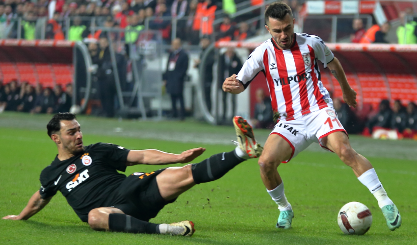 Aslan liderliği kaptı! Galatasaray, Samsunspor deplasmanından mutlu döndü
