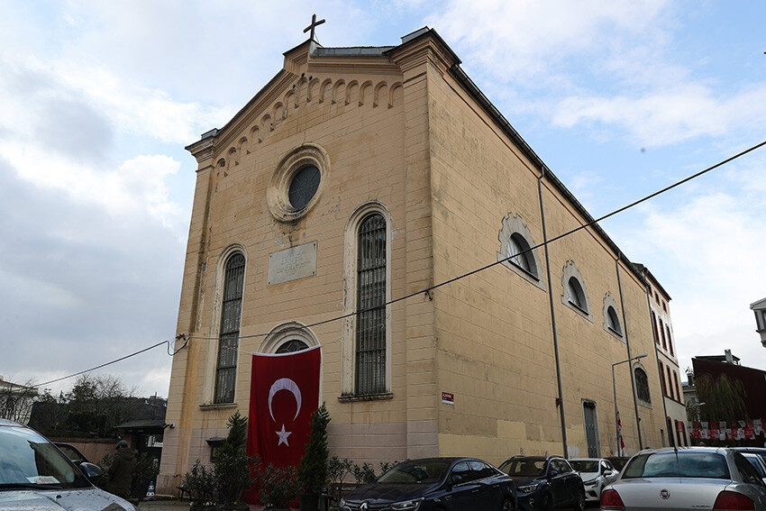 MİT Sarıyer'deki kilise saldırısıyla bağlantılı 17 DEAŞ'lıyı yakaladı MİT Sarıyer'deki kilise saldırısıyla bağlantılı 17 DEAŞ'lıyı yakaladı