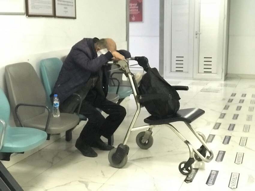 Nadir görülen hastalık hayatını alt üst etti: Gözü akıyor, suratı mum gibi eriyor...