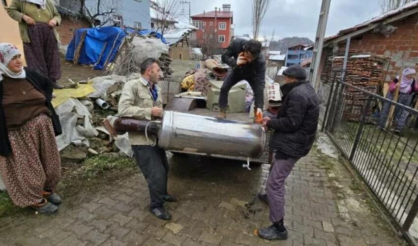 Köye adım atan arkasına bakmadan kaçıyor! Apar topar boşaltılıyor, uzmanlar bile çare bulamadı
