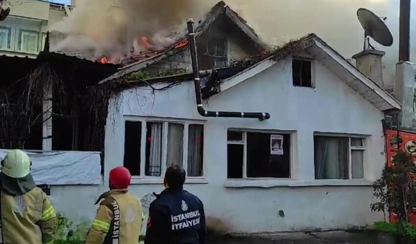 Kurtlar Vadisi’nin çekimlerinin yapıldığı tarihi kıraathane cayır cayır yandı
