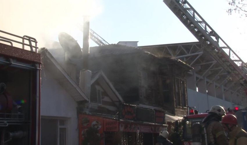 Kurtlar Vadisi’nin çekimlerinin yapıldığı tarihi kıraathane cayır cayır yandı