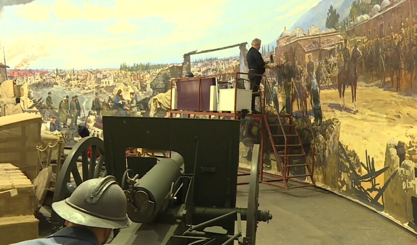 Rus ressamın elinde Yunan mezalimi dev panoramaya dönüştü