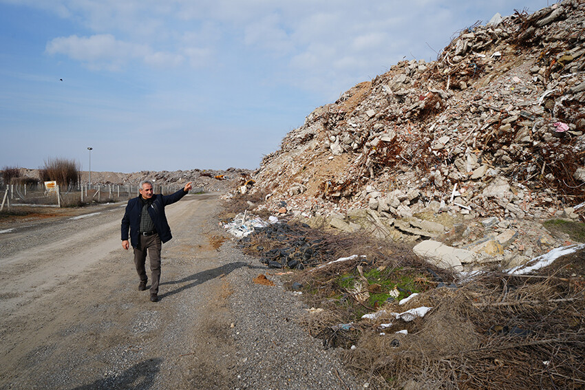 6 Şubat depremlerinin yıldönümüne doğru... Malatya'da hayallerin altında kaldığı 'enkaz dağları'