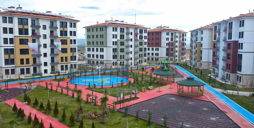 Mehmet Özhaseki'den önemli açıklamalar: Deprem konutlarını 1 sene bitmeden teslim edeceğiz Mehmet Özhaseki'den önemli açıklamalar: Deprem konutlarını 1 sene bitmeden teslim edeceğiz