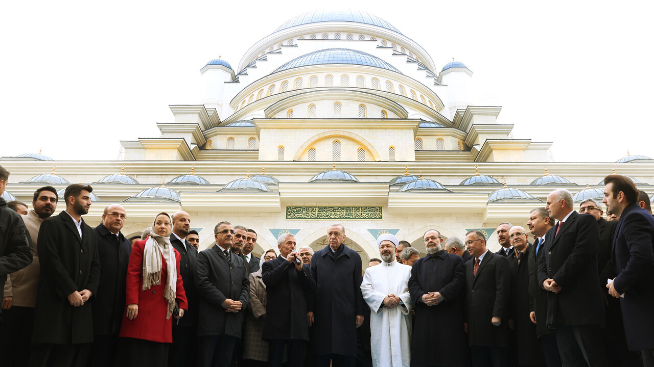 Millet Camii dualarla açıldı... Cumhurbaşkanı Erdoğan: Camilerin rolüne geniş açıdan bakmalıyız