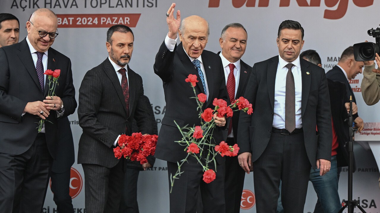MHP'nin ikinci mitingi... Bahçeli'den 'Güldür Güldür' skecine çok sert tepki MHP'nin ikinci mitingi... Bahçeli'den 'Güldür Güldür' skecine çok sert tepki