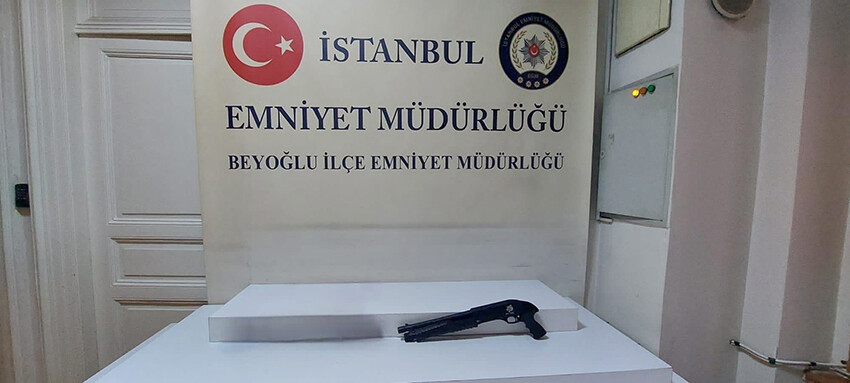 Film sahnesi değil, gerçek! Hem kaçırdılar, hem vurdular hem de araçtan attılar Film sahnesi değil, gerçek! Hem kaçırdılar, hem vurdular hem de araçtan attılar