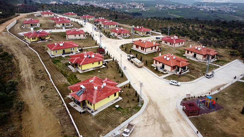 Teslim edilen köy evlerinde yaşayanlar anlattı: Devletimiz bize saray yapmış