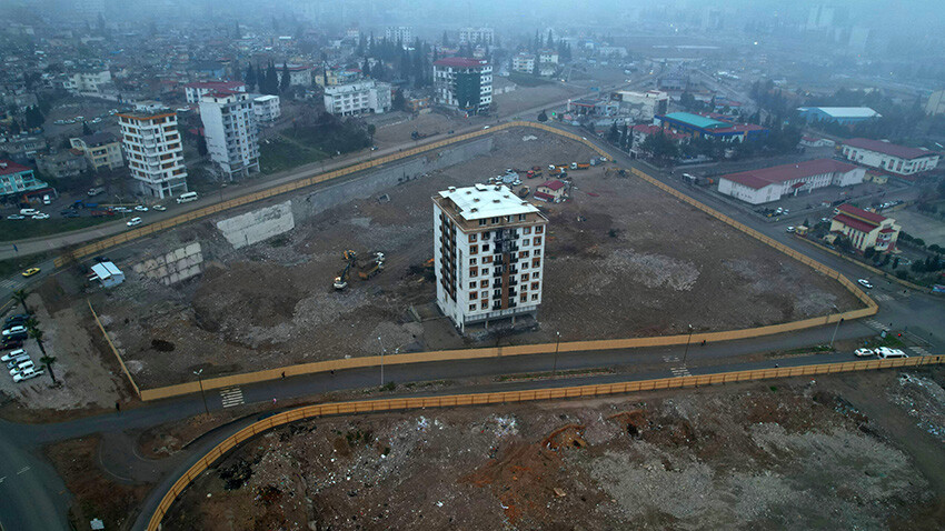 1.400 kişiye mezar olmuştu: Ebrar Sitesi'nin depremden önceki ve sonraki hali 1.400 kişiye mezar olmuştu: Ebrar Sitesi'nin depremden önceki ve sonraki hali