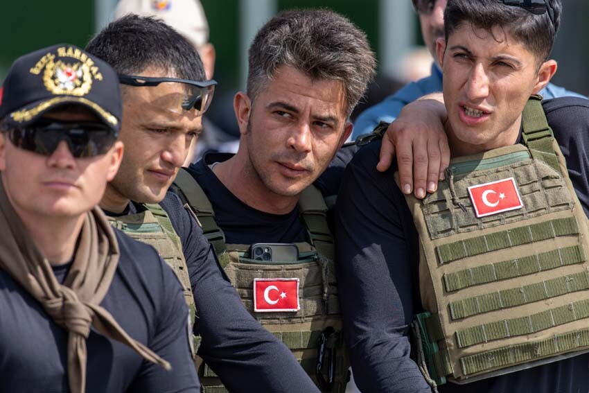 Dubai'de PÖH rüzgarı: Türk polisi SWAT Challenge 2024'e damga vurdu Dubai'de PÖH rüzgarı: Türk polisi SWAT Challenge 2024'e damga vurdu