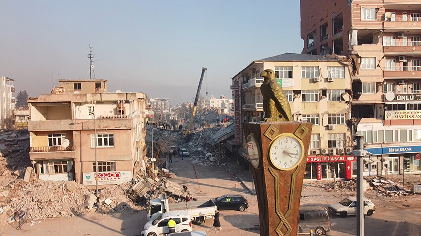 Acının yıl dönümü... BUGÜN HÂLÂ 6 ŞUBAT 2023, SAAT HÂLÂ 04.17! Acının yıl dönümü... BUGÜN HÂLÂ 6 ŞUBAT 2023, SAAT HÂLÂ 04.17!