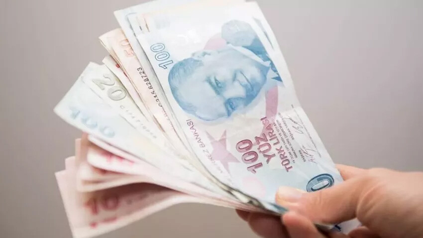 Emekliye seyyanen zam kulisi! Canlı yayında tarih ve rakam verdi Emekliye seyyanen zam kulisi! Canlı yayında tarih ve rakam verdi