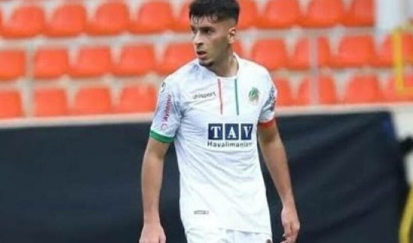 Fenerbahçe aradığı forveti Süper Lig’de buldu! İsmail Kartal bizzat ilgileniyor, 23 yaşındaki yıldız Kadıköy yolcusu Fenerbahçe aradığı forveti Süper Lig’de buldu! İsmail Kartal bizzat ilgileniyor, 23 yaşındaki yıldız Kadıköy yolcusu