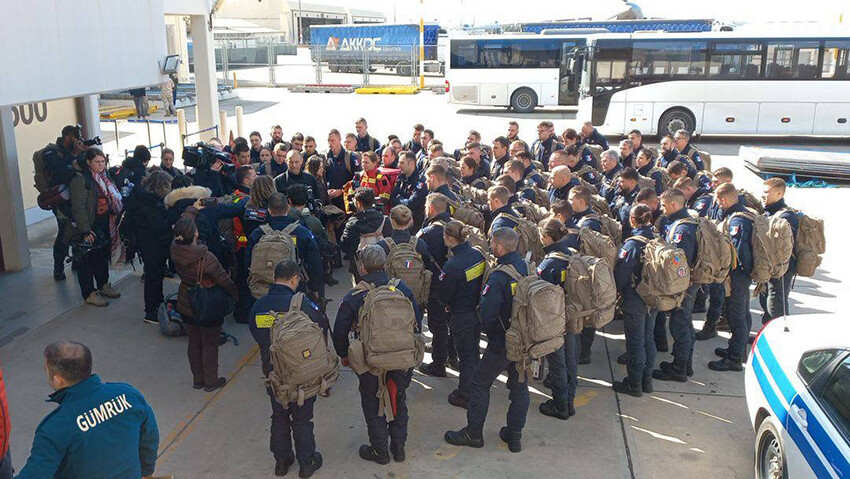 Acının yıl dönümü... BUGÜN HÂLÂ 6 ŞUBAT 2023, SAAT HÂLÂ 04.17! Acının yıl dönümü... BUGÜN HÂLÂ 6 ŞUBAT 2023, SAAT HÂLÂ 04.17!