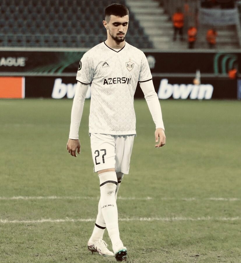 Cenk Ergün Mostafa Mohamed'i perişan eden sağ beki izlemek için Azerbaycan'a gitti!