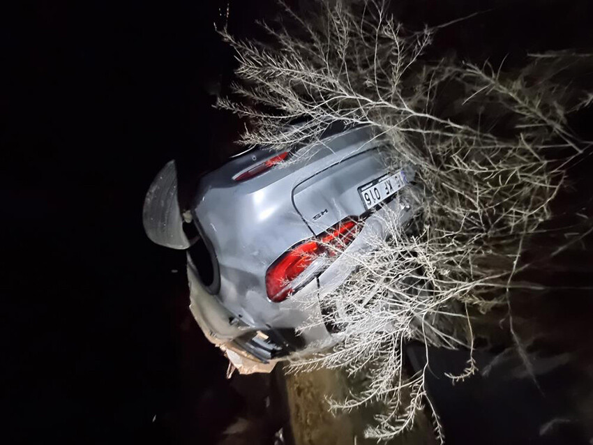 Burdur'da şarampole devrilen araç 2 gence mezar oldu!