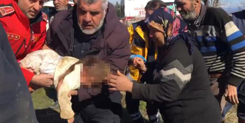 Kuyuya düşen çocuk için nefes kesen operasyon! İtfaiye eri gözyaşlarına boğuldu