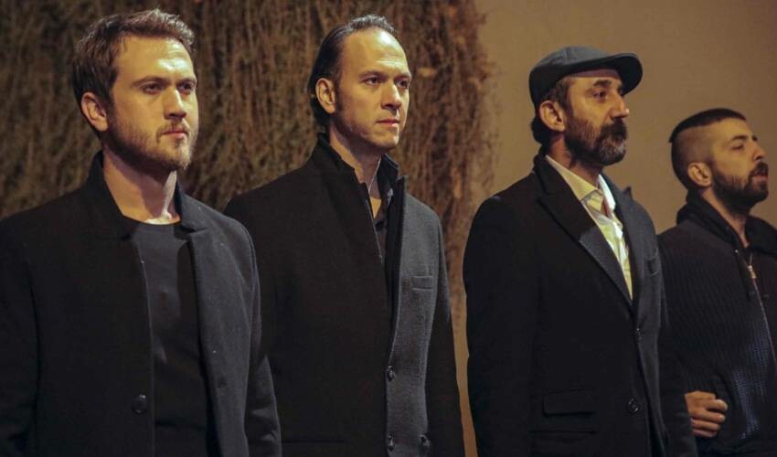 Çukur dizisi ekranlara geri dönüyor! Efsane kadro yeniden bir arada Çukur dizisi ekranlara geri dönüyor! Efsane kadro yeniden bir arada