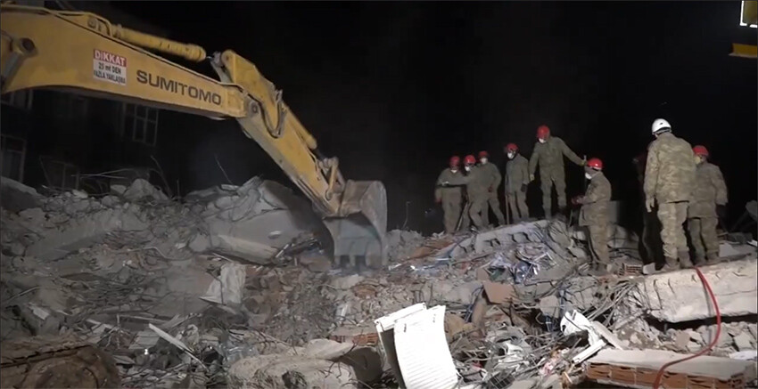 MSB ilk kez paylaştı, deprem belgeselini izleyenler gözyaşlarını tutamadı! MSB ilk kez paylaştı, deprem belgeselini izleyenler gözyaşlarını tutamadı!