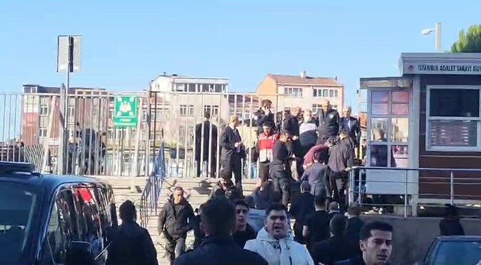 Son dakika Çağlayan Adliyesi'nde silahlı çatışma, kaç kişi öldü? Çağlayan Adliyesi'nde polis mi vuruldu?