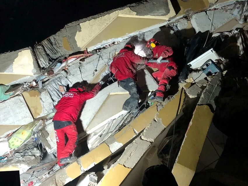 6 Şubat'ta zamana karşı amansız yarış: Kurtarılan her bir can yeni umut oldu